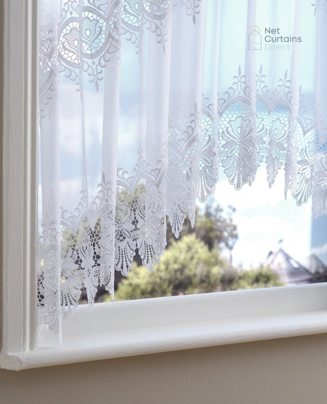 Finesse Balmoral White Voile Jardiniere M2M