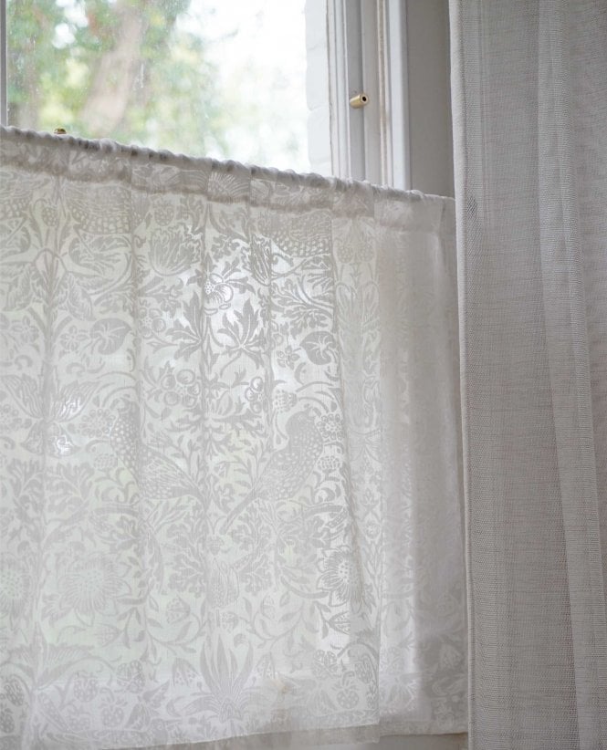  Strawberry Thief Cafe Slot Top Curtain M2M